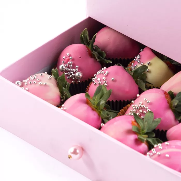 Клубника в шоколаде (Розовая коробка с Секретом)