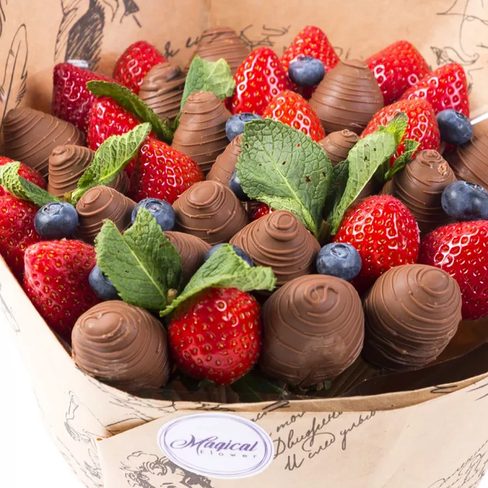 Букет из клубники (Фортуна размер М) Букет из клубники (Фортуна размер М)