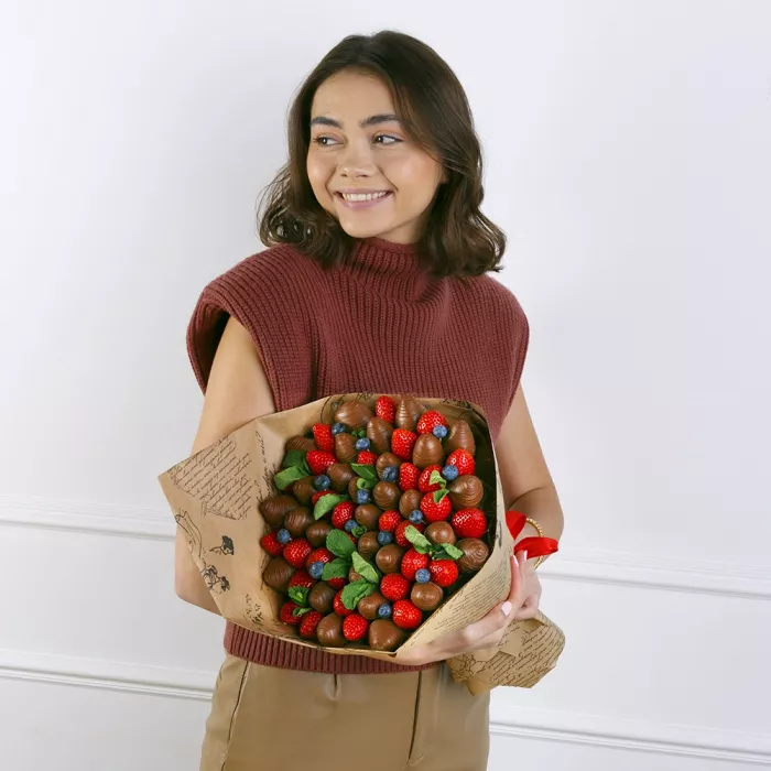 Букет из клубники (Фортуна размер L) Букет из клубники (Фортуна размер L)