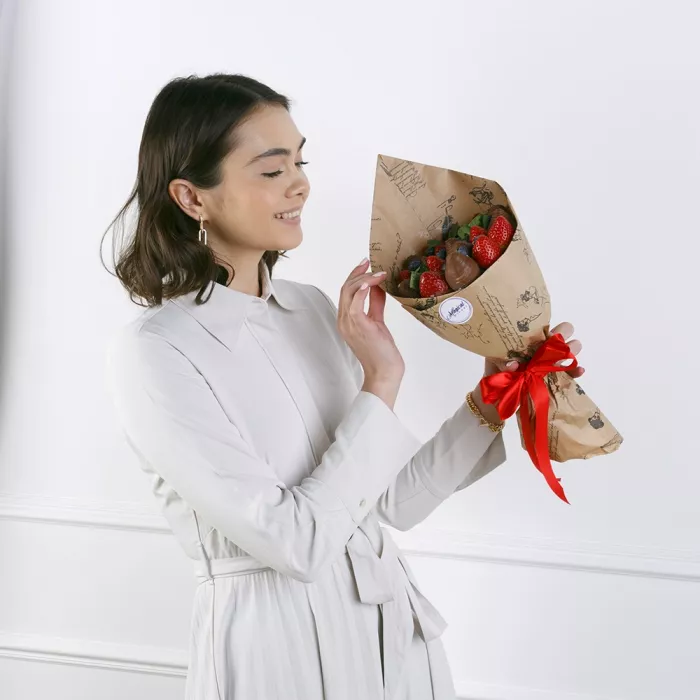 Букет из клубники (Фортуна размер S) Букет из клубники (Фортуна размер S)