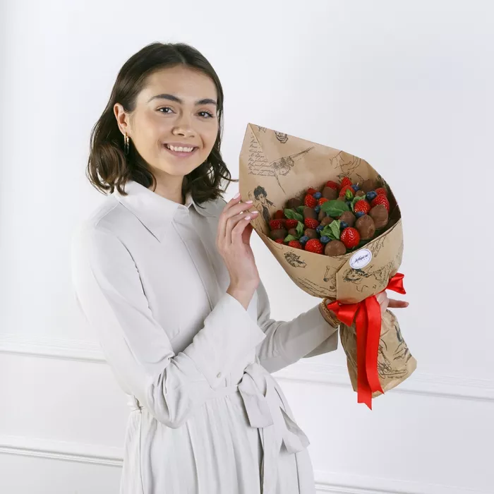 Букет из клубники (Фортуна размер М) Букет из клубники (Фортуна размер М)