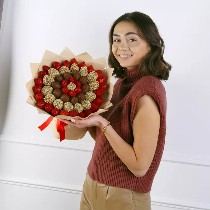 Букет из клубники (Миндаль размер L)